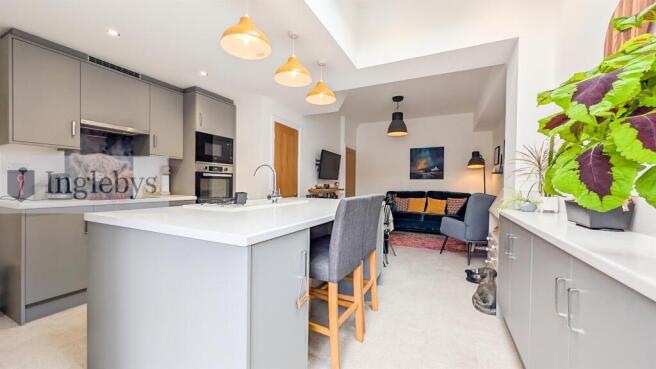 3 bed Terraced for sale Image 10