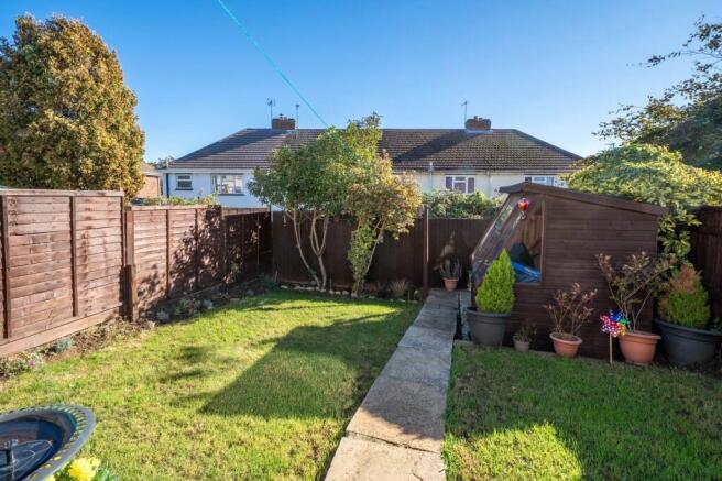Walnut Drive, Bletchley, MK2 photo 4