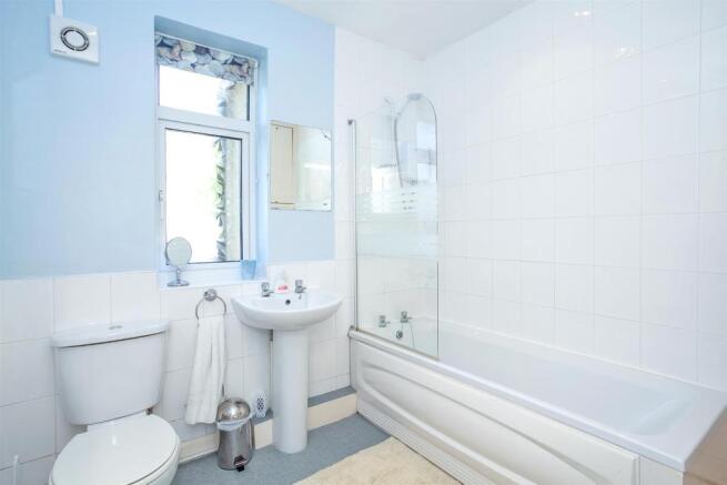 Bathroom.jpg