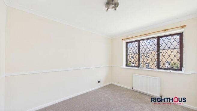 3 bed Semi-Detached to rent Image 10