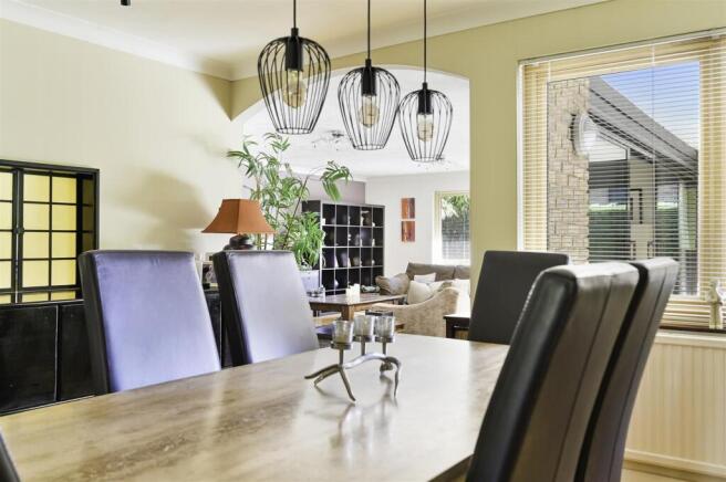 SILVER CLOSE, 4- (12).jpg