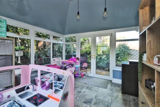4 bed Detached for sale Image 12