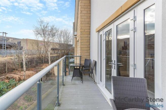 2 bed Apartment for sale Image 5