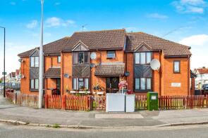 Flat C, 74, Oatlands Drive, Slough SL1 3HU