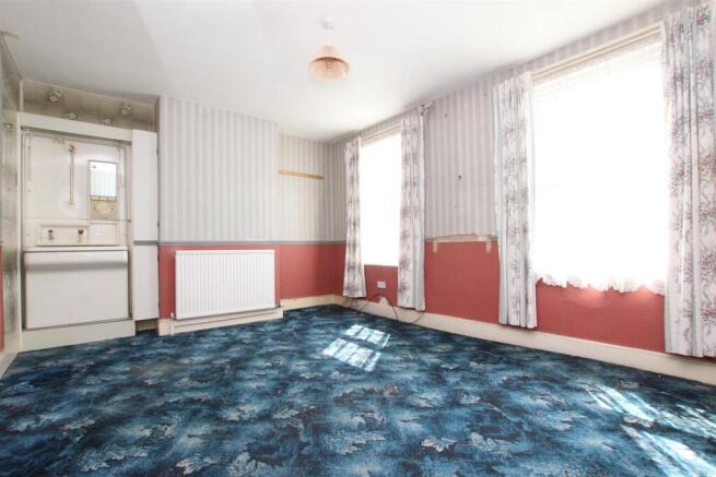 Bedroom 1.JPG