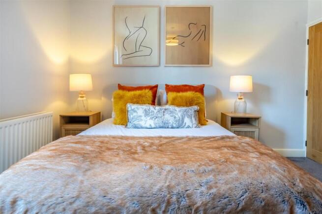 2 bed Terraced to rent Image 8