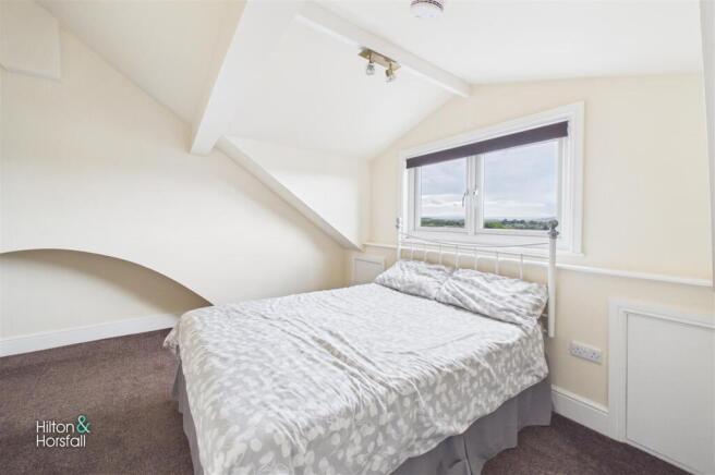 3 bed Terraced for sale Image 11