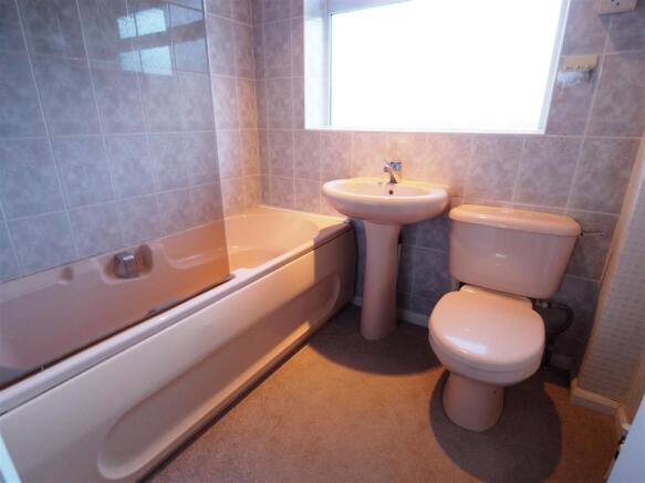 Central Family Bathroom 767