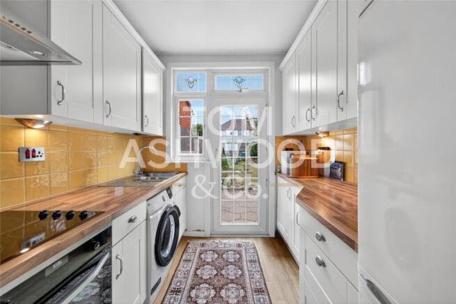 Melford Avenue, Barking, Leftley Estate photo 4