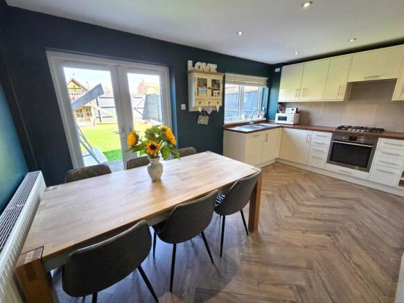 Elizabeth Way, Gamlingay, Sandy, Bedfordshire, SG19 3NH photo 4