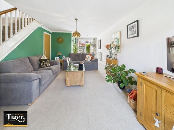 CAM02176G0-PR0589...