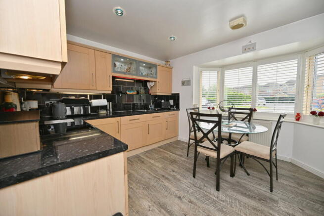 3 bed Semi-Detached for sale Image 10