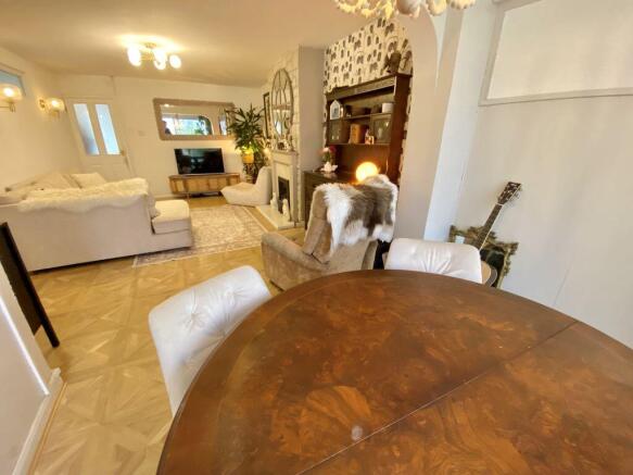 Lounge/Dining Room