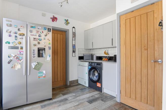 4 bed Semi-Detached for sale Image 9