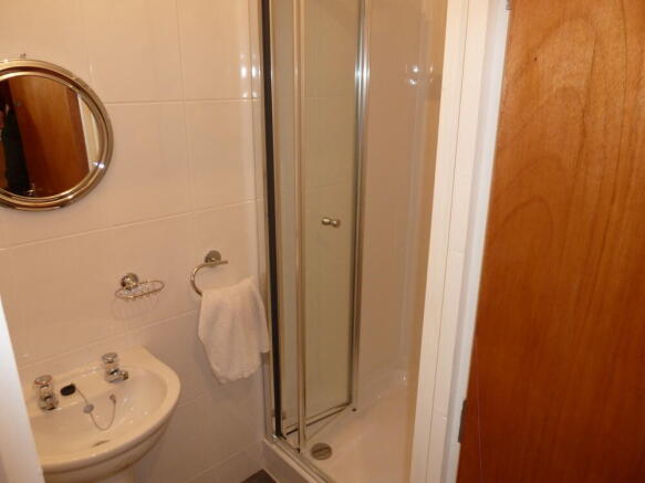 3 bed Terraced to rent Image 7