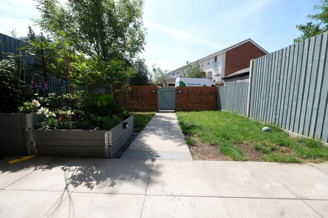 GARDEN 