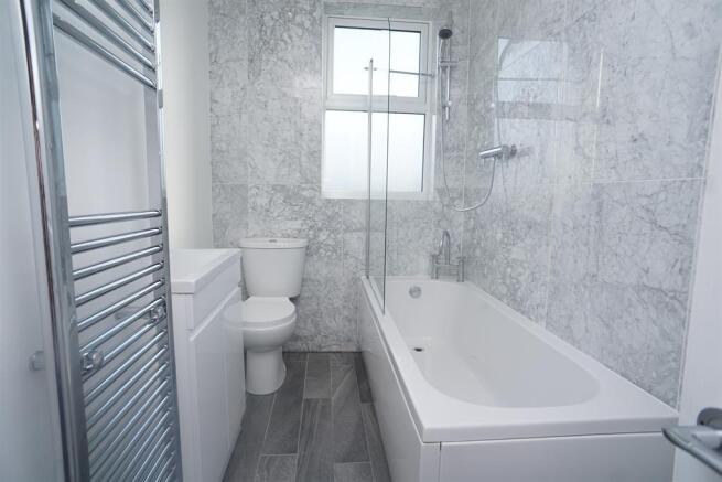 3 bed Terraced to rent Image 8