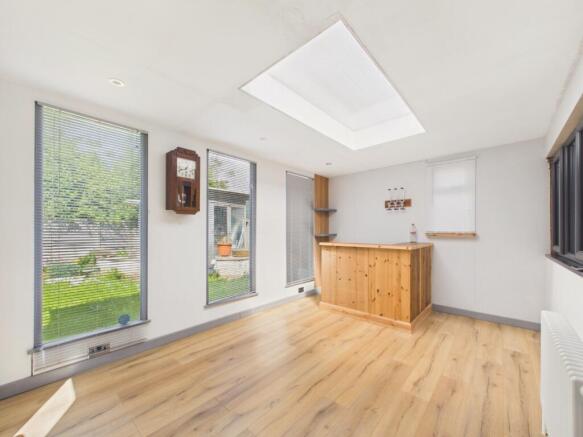 1 bed Semi-Detached Bungalow for sale Image 4