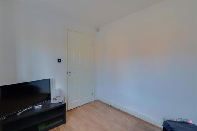 4 bed Detached for sale Image 12