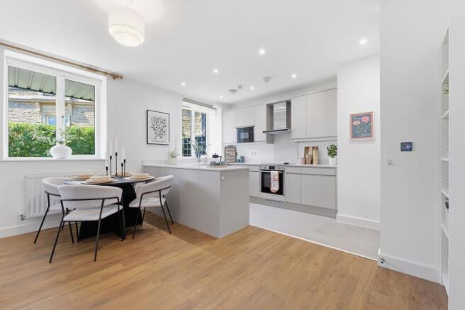 2 bed Flat for sale Image 11
