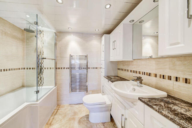 En-suite Bathroom/WC