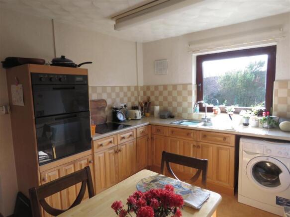 Kitchen 1.JPG
