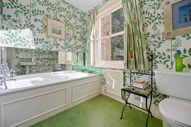 Sterndale Road - Bathroom .JPG