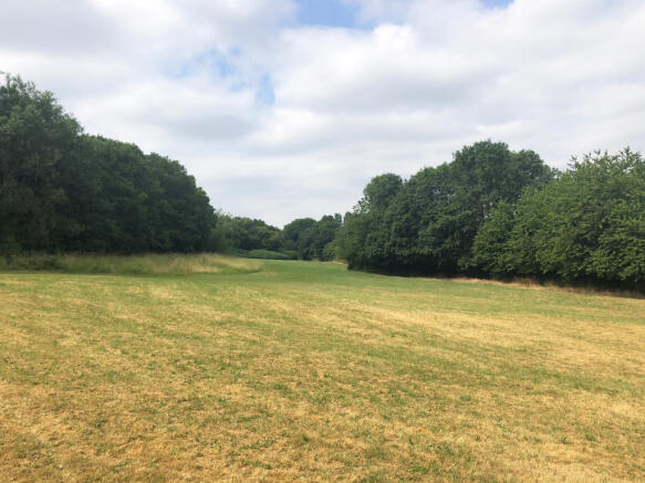 Broxtowe Country Park Close By