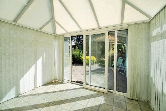 2 bed Bungalow for sale Image 12