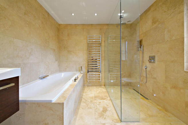 En Suite Master B...