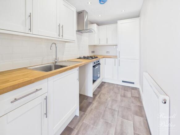 CAM02127G0-PR0389-STILL005