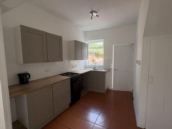 2 bed House to rent Image 4