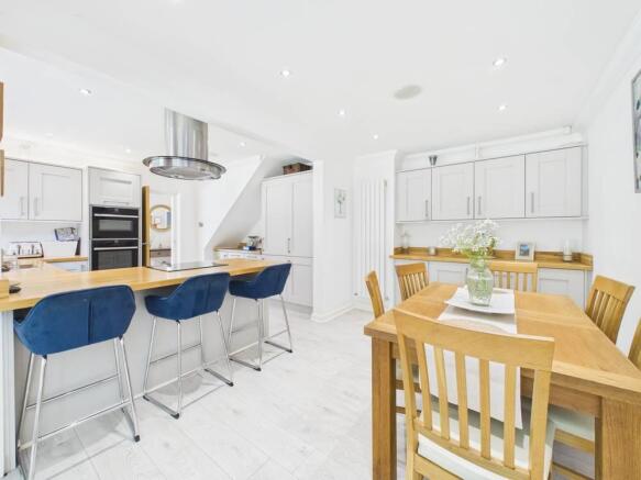 4 bed Detached for sale Image 7