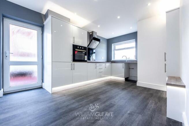 Kitchen (17).jpg