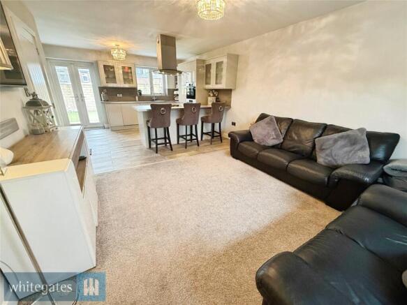 4 bed Detached for sale Image 4
