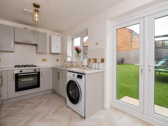 2 bed Semi-Detached for sale Image 8