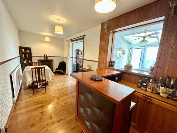 4 bed Semi-Detached for sale Image 4