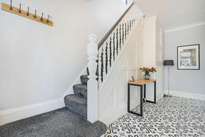 5 bed Semi-Detached for sale Image 12