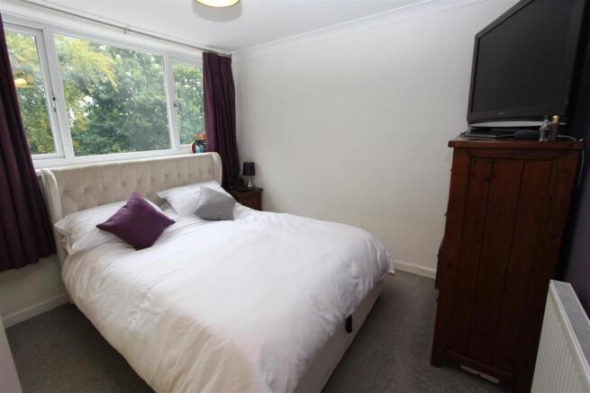 85 sir stafford close 015.JPG