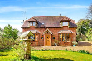 Oak View, Alton Lane, Four Marks, Alton GU34 5AJ