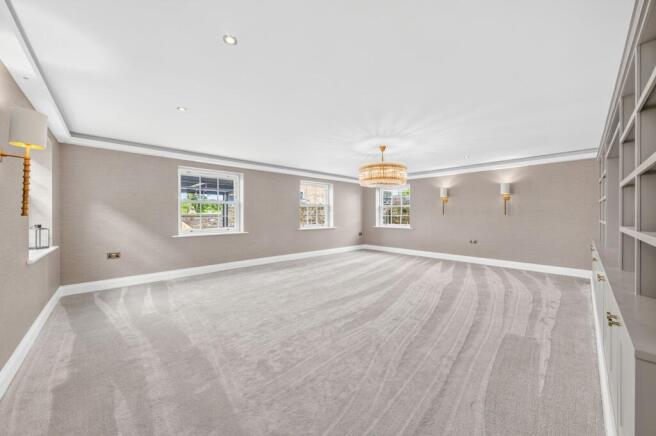 4 bed Detached for sale Image 10