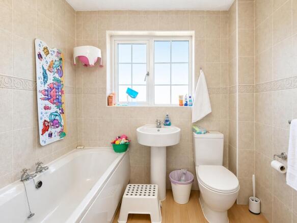 4 bed Detached for sale Image 10