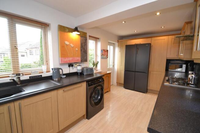 3 bed Detached for sale Image 7