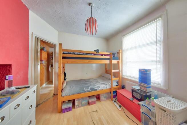 59_atheledene_road_bed3.jpg