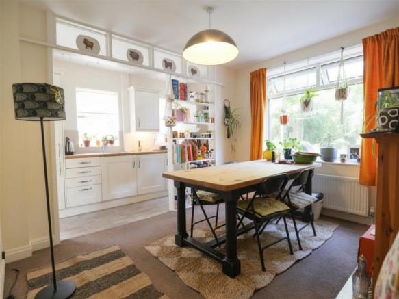 3 bed Semi-Detached for sale Image 4