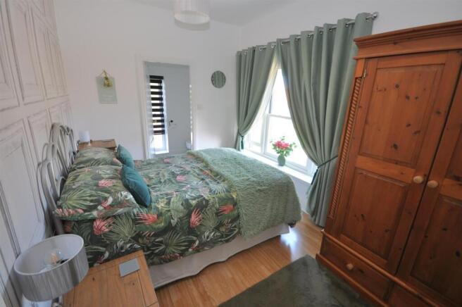 3 bed Semi-Detached for sale Image 11
