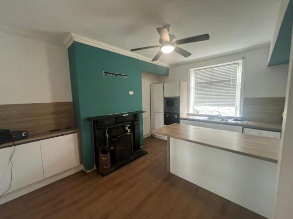 3 bed Terraced for sale Image 7