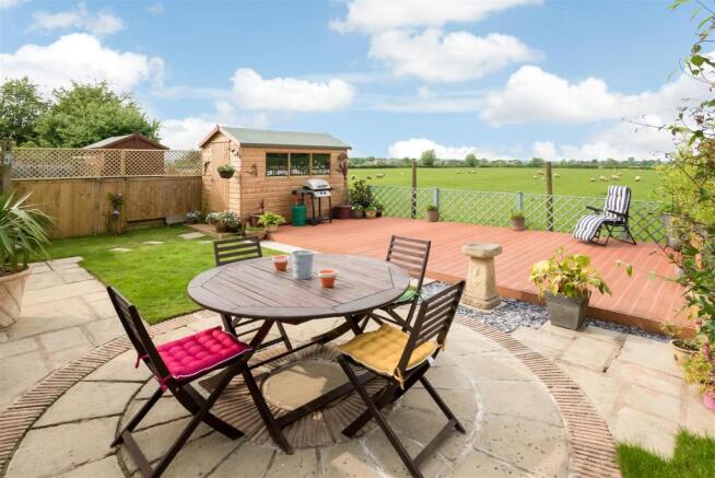 28 Millfield Close-4.jpg