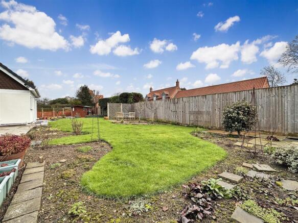 Lovely Landscaped Garden 106