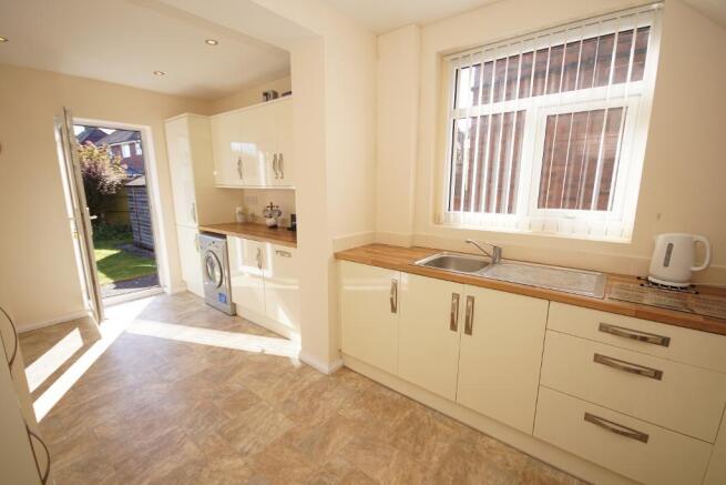 Breakfast/Dining Kitchen